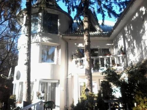 Miskolc-Tapolca Casa | Fehér Hintó