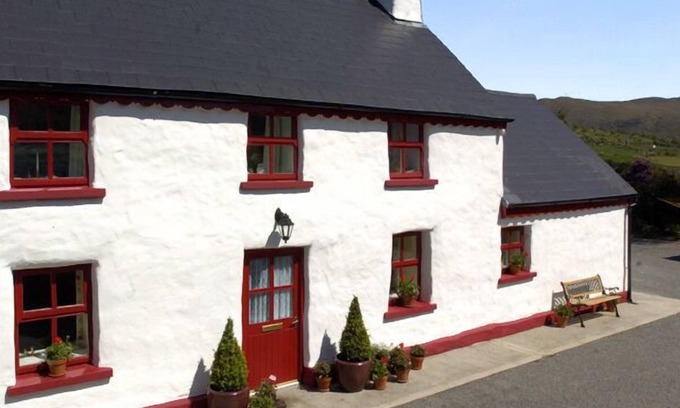 Lauragh Cabaña | FEHANAUGH COTTAGE, country holiday cottage in Lauragh, County Kerry