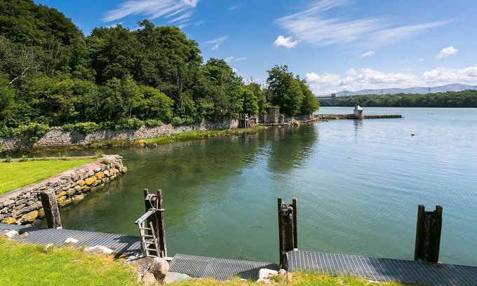 Llanfairpwllgwyngyll Cabaña | Felin Hen - sleeps 12 guests in 6 bedrooms