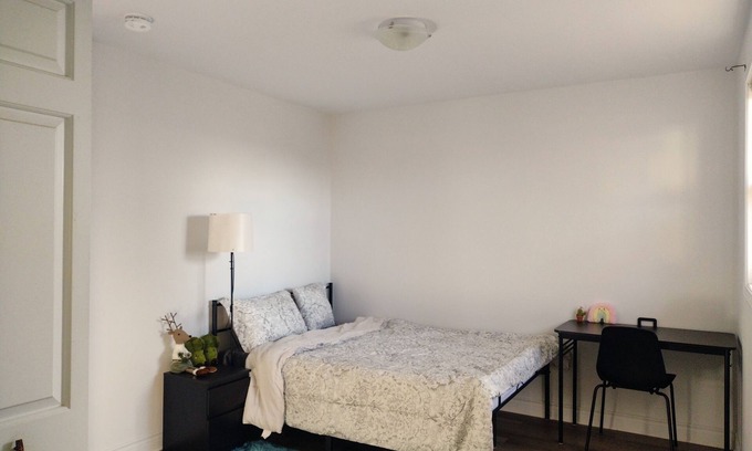 Dartmouth Casa | (Female Only) Private Bedroom
