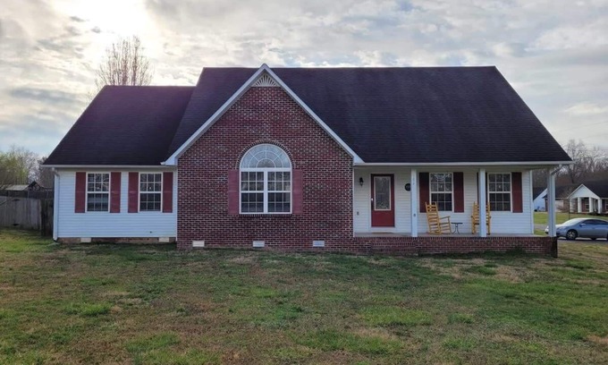 Baxter Casa | Fenced backyard! 6 miles to Cookeville Boat Dock!