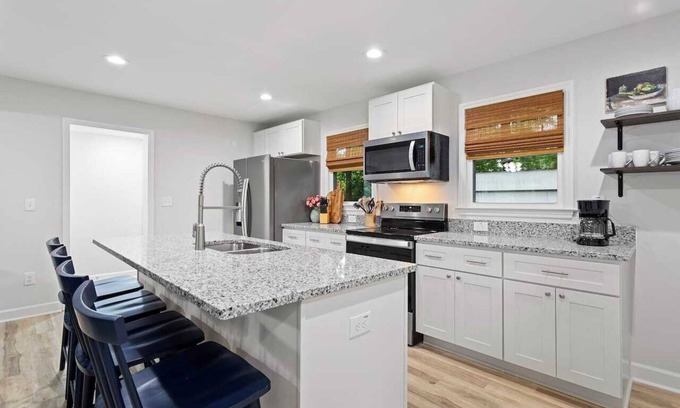 Zebulon Casa | Fenced In|Updated|Pets OK|3 Bed 2 Bath|Walkable DT