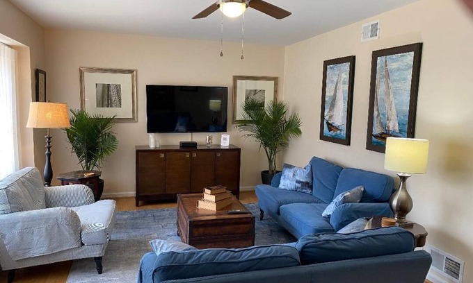 Savannah Casa | Savannah Family Getaway - Dog Friendly