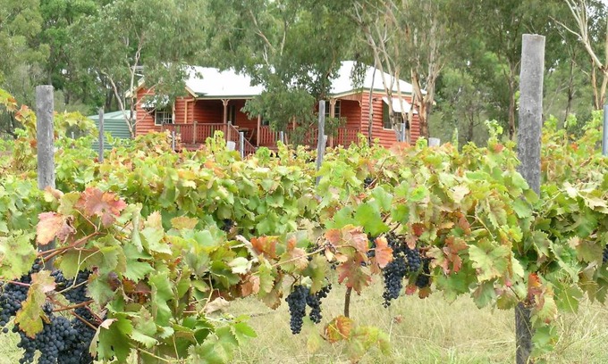 Ballandean Casa | Fergies Hill Spa Cottage @ Granite Ridge Wines