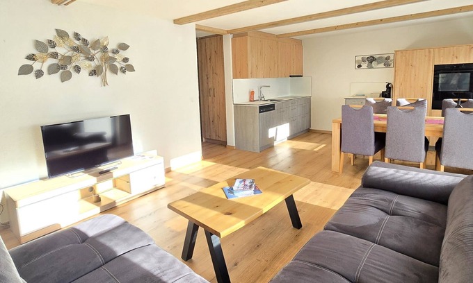 Saas Grund Apartamento | Ferienhaus Adonis by Interhome