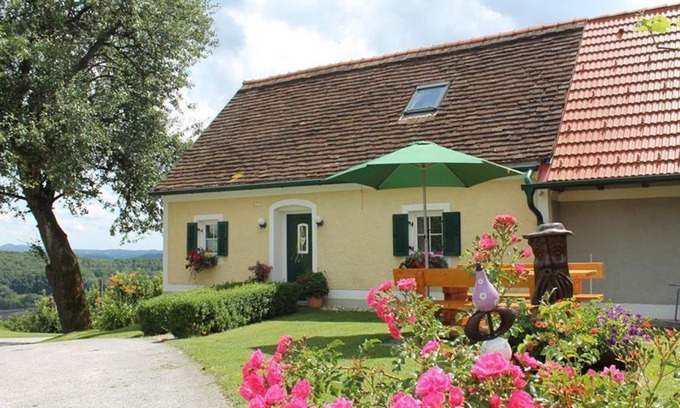 Eichkogl Otro | Ferienhaus "winzerstöckl" - Obst- & Gästehof Brandl