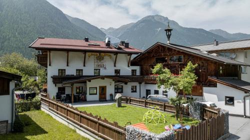 Umhausen Casa | Ferienhaus Ban Brösign