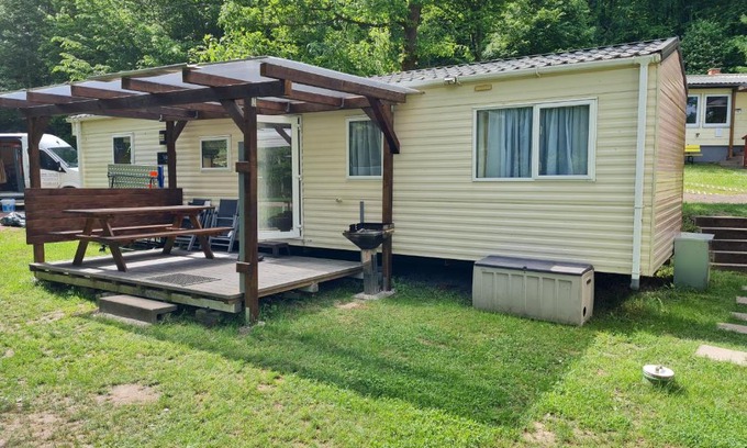 Urnshausen Otro | Ferienhaus direkt am See Mobilheim am Schönsee