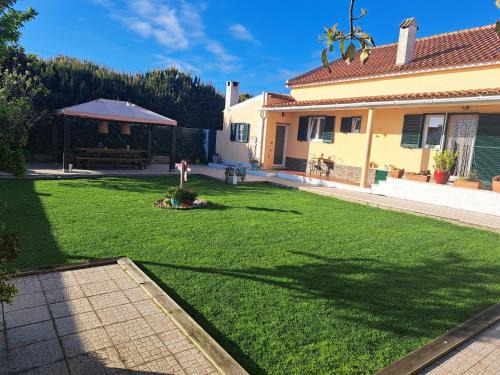Magoito Casa | Ferienhaus In São João Das Lampas Mit Kamin
