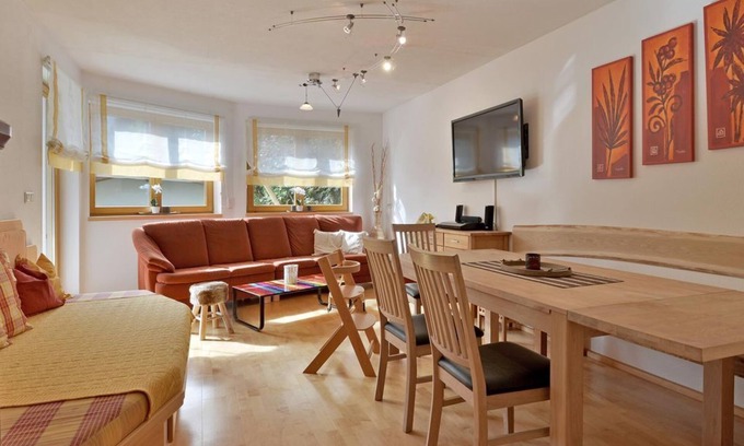 Soell Apartamento | Ferienhaus Siglinde - Holiday home, shower and bath, WC, 5 bedrooms, sauna