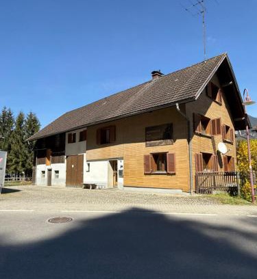 Buers Casa | Ferienhaus zum Klettersteig - Kletterwand, Abstellraum für Ski oder Bikes, Sauna, Kellerbar,