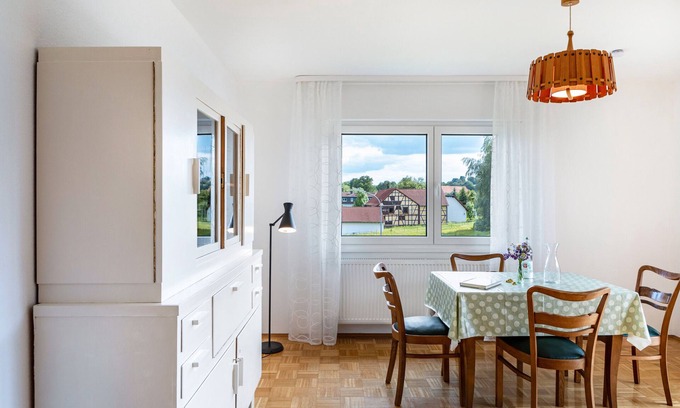 Radmuhl Apartamento | Apartamento 'Ferienhof Im Salzbachtal OG' con jardín y balcón compartidos