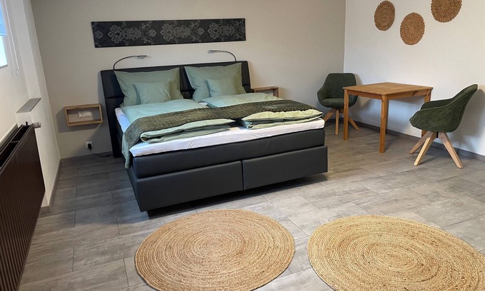 Oberelsbach Apartamento | Ferienwohnung mit Terrasse und 4 Schlafräumen