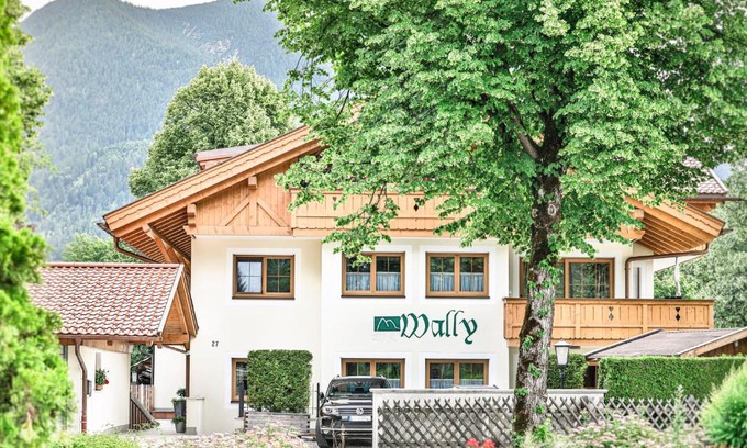 Garmisch-Partenkirchen Apartamento | Ferienwohnungen "Zur Wally"