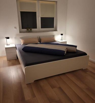 Annweiler am Trifels Apartamento | Ferienwohnung Vara