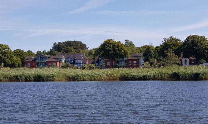 Neuensien Apartamento | Ferienwohnung 2 im Haus am See mit Terrasse und Wintergarten