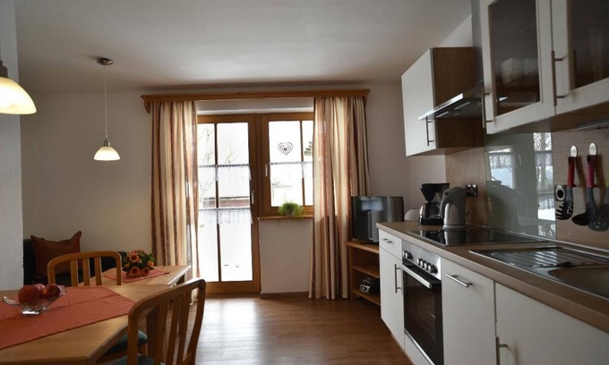 Neuschoenau Apartamento | Ferienwohnung 2 mit 1 Schlafzimmer und Terrasse