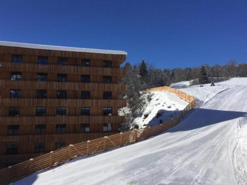Flims Apartamento | Ferienwohnung 3,5 Zimmer direkt an Ski- und Bikepiste