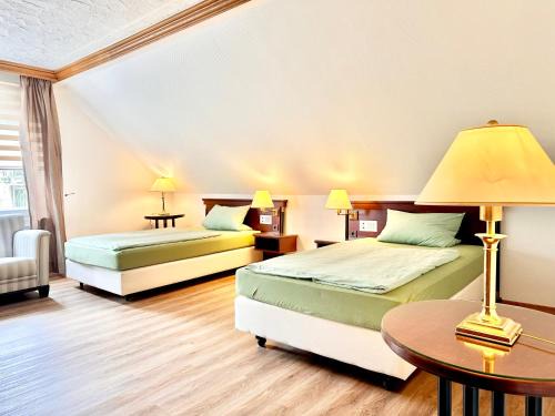 Loehne Apartamento | Ferienwohnung 4 Pers WLAN und Parkplatz, HDZ und Kliniken in der Nähe, direkt an der A2 und A30 gelegen