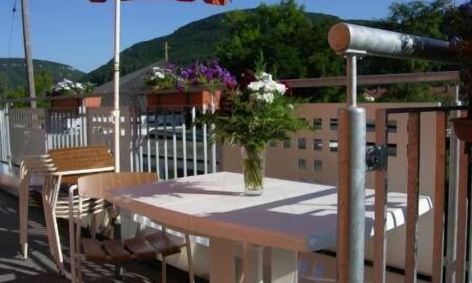 Bad Urach Apartamento | Ferienwohnung 48qm, 1 Schlafzimmer, Max. 3 Personen
