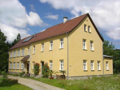 Bernried Apartamento | Ferienwohnung Altes Schulhaus in Leithen - Bernried
