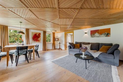 Gruenenbach Apartamento | Ferienwohnung Bergblick - stilvoll & modern im Grünen