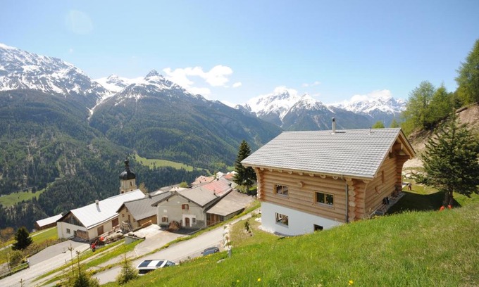 Tschlin Apartamento | Ferienwohnung Caviezel