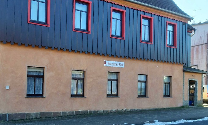Mandelholz Apartamento | Ferienwohnung Das Alte E-werk mit Kamin - Fewo mit 2 SZ