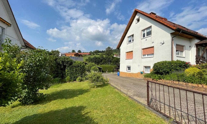 Mernes Apartamento | Ferienwohnung Katzenberg