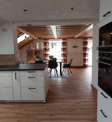 Langdorf Apartamento | Ferienwohnung Gartenblick