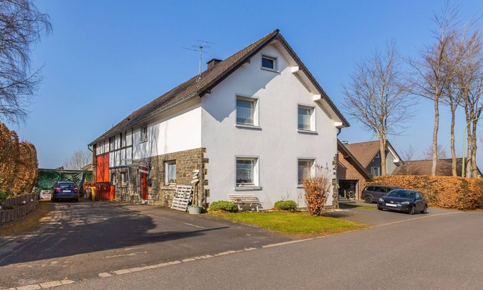 Hofen Apartamento | Ferienwohnung en Monschau-Höfen mit eigenem Garten