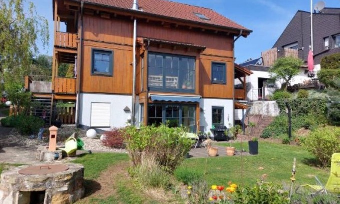 Welschneudorf Apartamento | Ferienwohnung im Südlichen Westerwald, Barrierefrei, mit Terrasse, Garten, Sauna