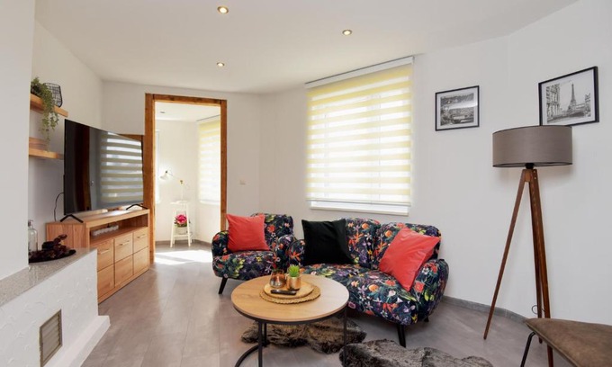 Zella-Mehlis Apartamento | Ferienwohnung in ruhiger Lage von Zella-Mehlis/Wohnung Carola