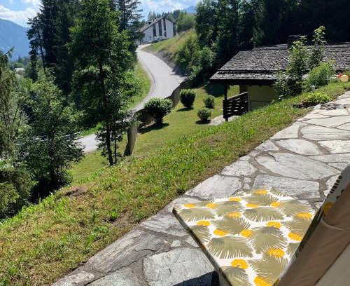 Laax Apartamento | Ferienwohnung Laax mit Traumblick, großem Balkon und Terrasse