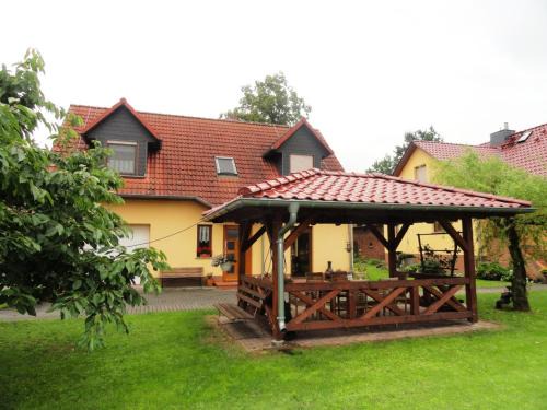 Burg-Dorf Apartamento | Ferienwohnung Lehmann, Ursel