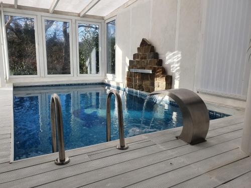 Niederdurenbach Apartamento | Ferienwohnung mit Sauna und Pool