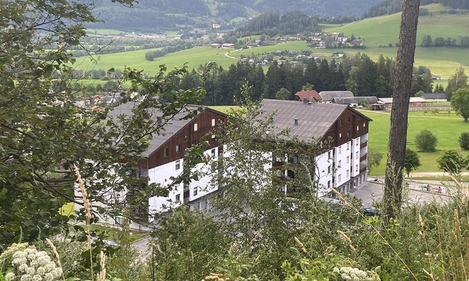 Aigen im Ennstal Apartamento | Ferienwohnung mit Tollem Ausblick, Pool und Sauna