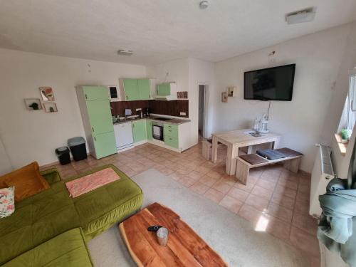 Ahnatal-Weimar Apartamento | Ferienwohnung/Monteurwohnung Altes Café