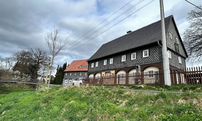 Grossschoenau Apartamento | Ferienwohnung Ornella mit Sauna, Whirlpool