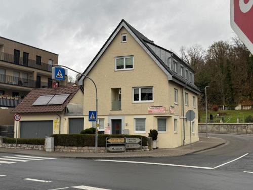 Waldenbuch Apartamento | Ferienwohnung "SCHWÄBISCHE ALB" , Pension Wauri