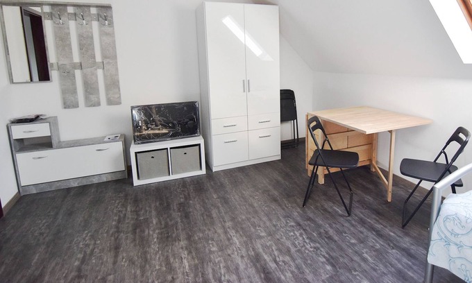 Troisdorf Apartamento | Ferienwohnung T18, 1 Schlafzimmer, Max. 4 Personen