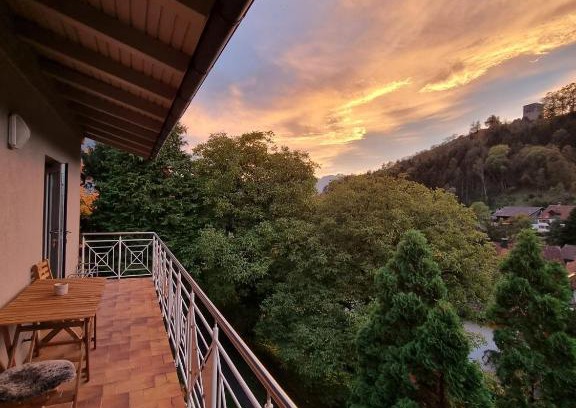 Toster Apartamento | Ferienwohnung Tostner Burgblick