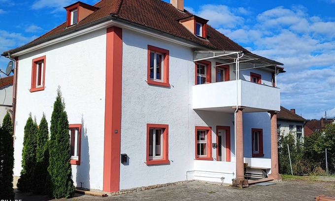 Veitshoechheim Apartamento | Ferienwohnung und Monteurwohnung bis zu 10 Personen Großer Parkplatz /wlan/grill