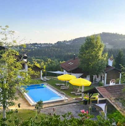 Hauzenberg Apartamento | Ferienwohnung WaldGlück mit Pool & Sauna