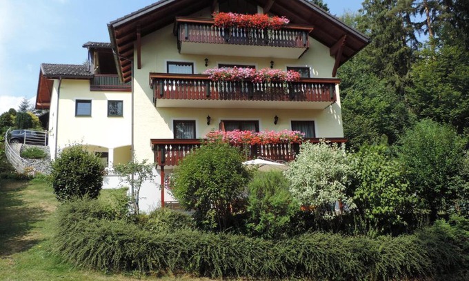 Oberkreuzberg Apartamento | Ferienwohnung Waldoase am Fuchsenstein