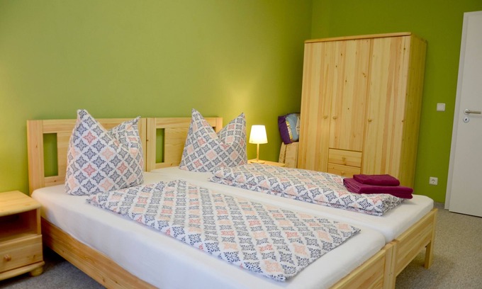 Schenkendobern Apartamento | Ferienwohnung Zum Dorfkrug - Ferienwohnung
