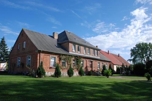 Gnies Casa | Ferienwohnungen im Gutshaus Gnies
