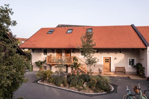 Mureck Apartamento | Ferienwohnungen in der alten Schnapsbrennerei Kolleritsch in Mureck