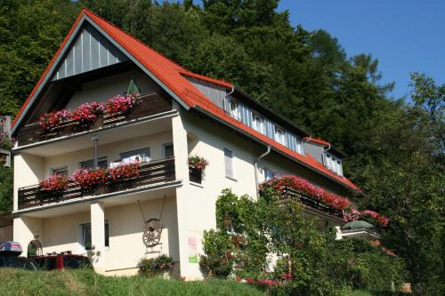 Egloffstein Apartamento | Ferienwohnungen Porisch