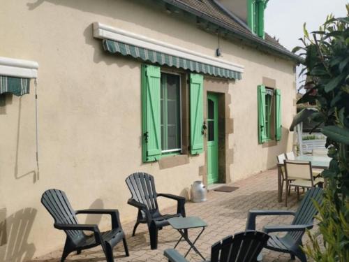 Saint-Aubin-le-Monial Casa | Fermette au cœur du bocage avec jardin clos, cheminée, wifi, et proche station thermale de Bourbon - FR-1-489-490